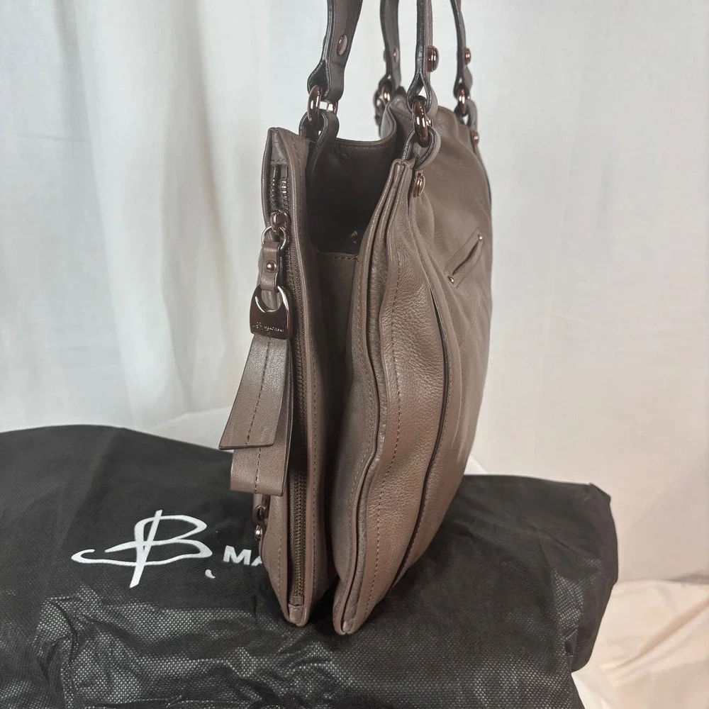 B Makowsky Cocoa Glove Leather north/South Pocket Tote with Gunmetal‎ Studs NWOT